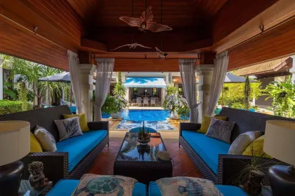 Villa de luxe 4 chambres avec piscine à Sai Taan Estate, Bang Tao