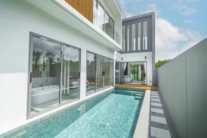 Villa neuve avec piscine privée à vendre à Manik Bangtao