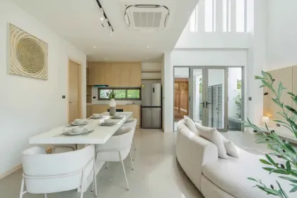 Villa neuve avec piscine privée à vendre à Manik Bangtao