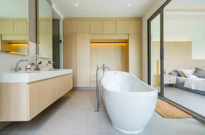 Villa neuve avec piscine privée à vendre à Manik Bangtao