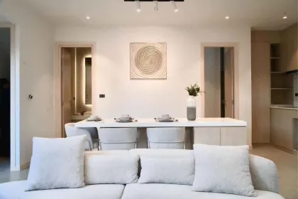 Villa neuve avec piscine privée à vendre à Manik Bangtao