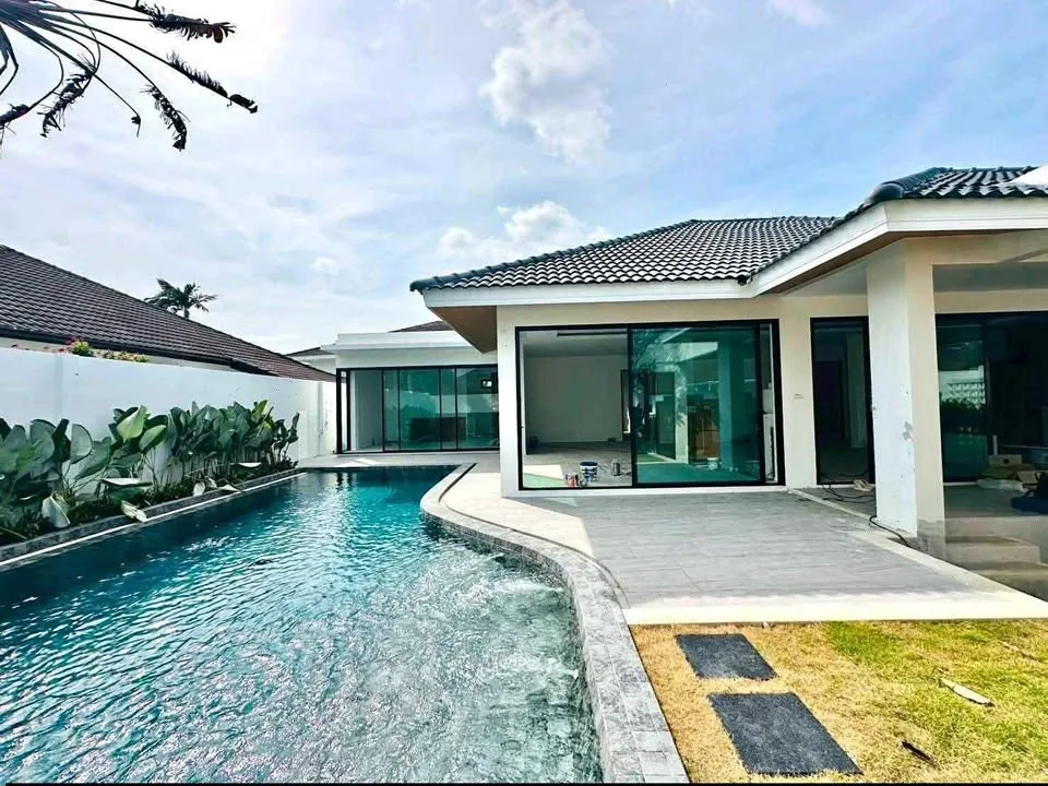 Private Pool Villa in Paklok, 4 Beds, 5 Baths for Sale