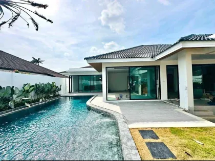 Private Pool Villa in Paklok, 4 Beds, 5 Baths for Sale