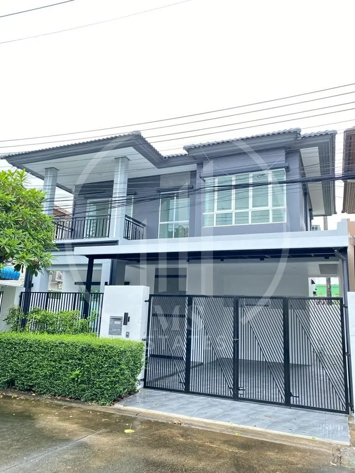 บ้านตกแต่งสไตล์โมเดิร์น 3 ห้องนอน 2 ห้องน้ำ ที่หมู่บ้านสิริ ป่าคลอก