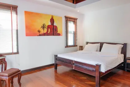 Villa 2 chambres avec piscine privée près de la plage de Nai Harn