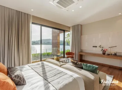 Seeufer Villa mit Privatem Pool in Cherng Talay, Phuket