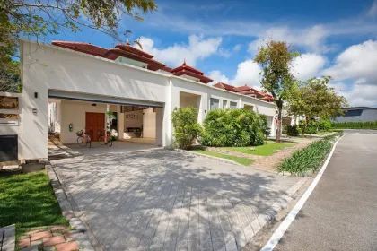 4-Bedroom Private Pool Villa in Laguna Village