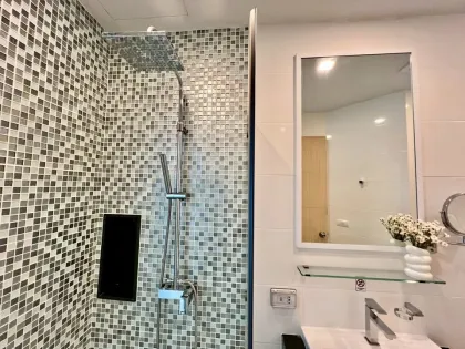 Apartamento con vista al mar de 1 habitación totalmente renovado en Rawai