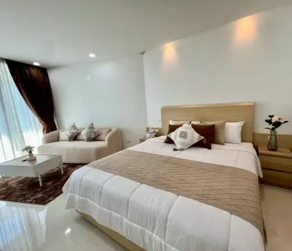 Apartamento con vista al mar de 1 habitación totalmente renovado en Rawai