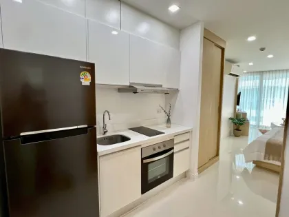 Apartamento con vista al mar de 1 habitación totalmente renovado en Rawai