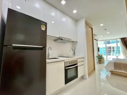 Apartamento con vista al mar de 1 habitación totalmente renovado en Rawai