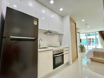 Apartamento de 1 dormitorio con vista al mar y piscina en Rawai