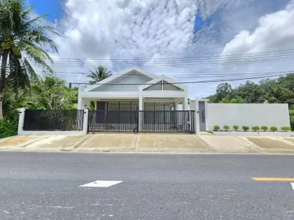 Villa privada de 3 dormitorios con piscina cerca de la British International School Phuket