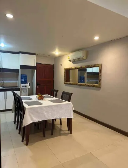Amplio apartamento de 2 habitaciones cerca de Nai Harn Beach, Rawai
