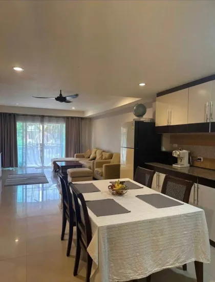 Amplio apartamento de 2 habitaciones cerca de Nai Harn Beach, Rawai
