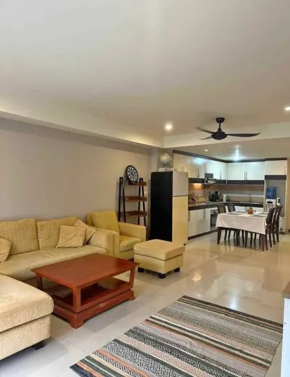 Amplio apartamento de 2 habitaciones cerca de Nai Harn Beach, Rawai