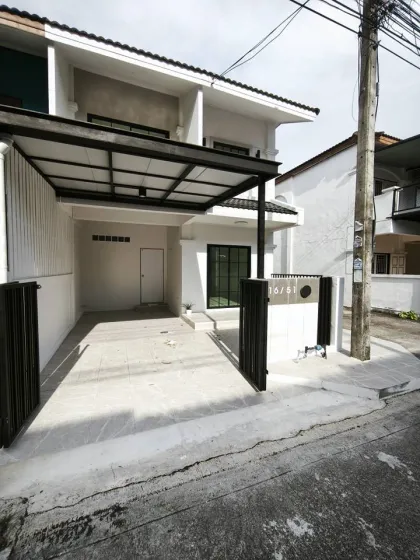 ทาวน์เฮาส์มุม 2 ชั้น Phuket Inter Villa โคเกา