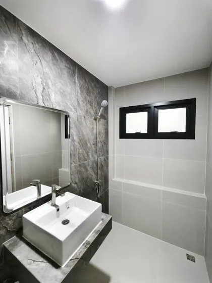 ทาวน์เฮาส์มุม 2 ชั้น Phuket Inter Villa โคเกา
