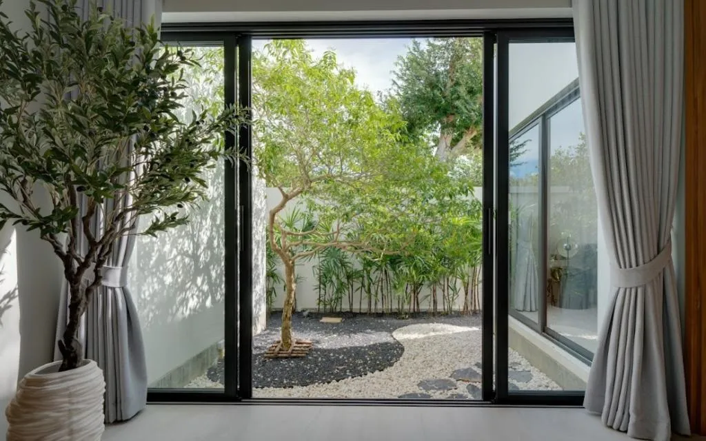 Botanica Four Seasons - Autumn Modern Loft