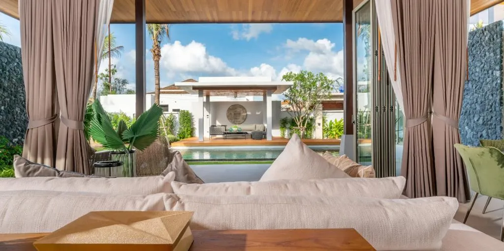 Botanica Four Seasons - Summer Signature Tropical Balinese