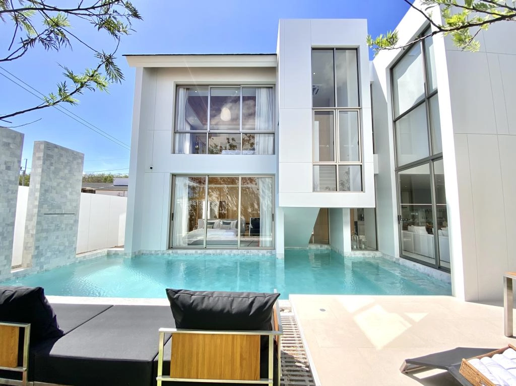 LuxPride Villas