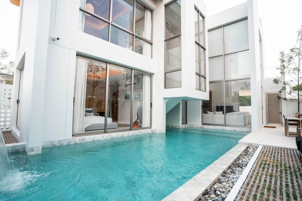 LuxPride Villas