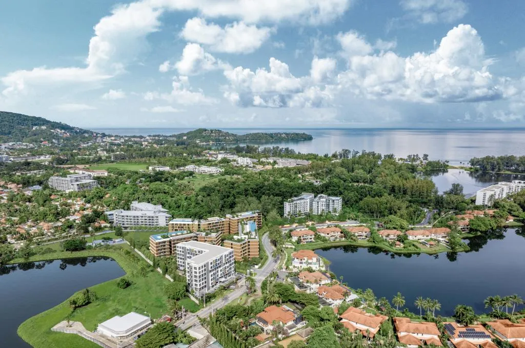 Laguna Lakeside 2