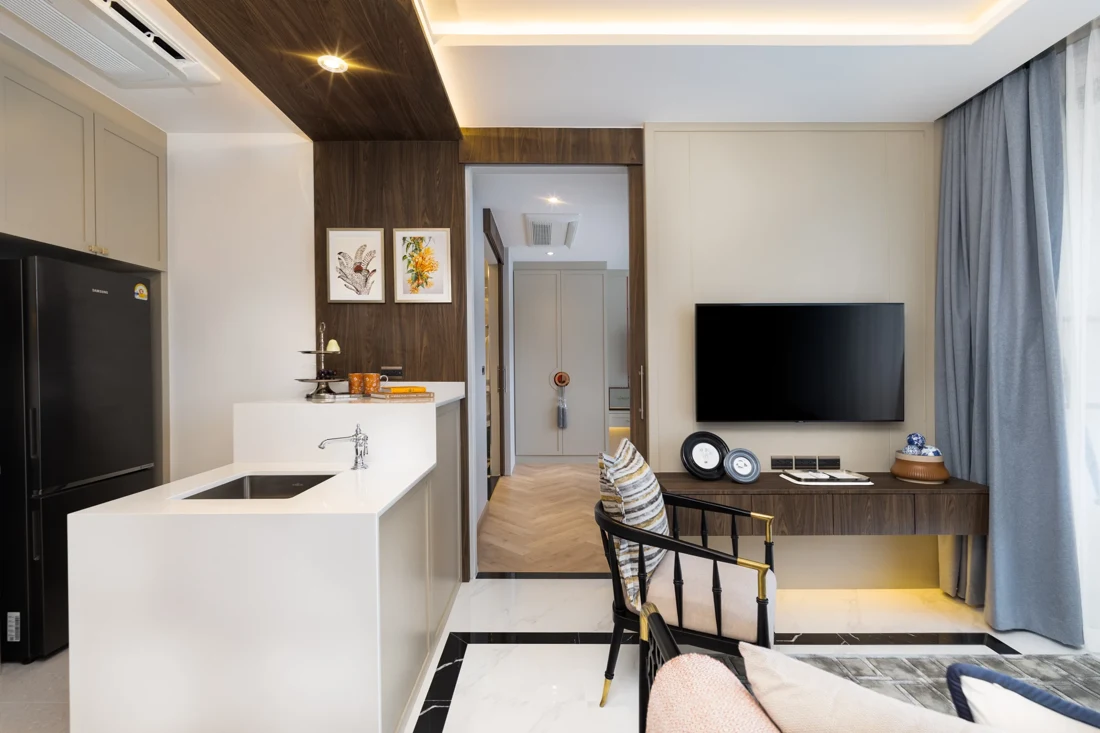 8 Atelier Residence