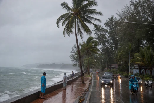 Phuket heads into a rainy, choppy week: thunderstorms, heavy showers and rougher seas