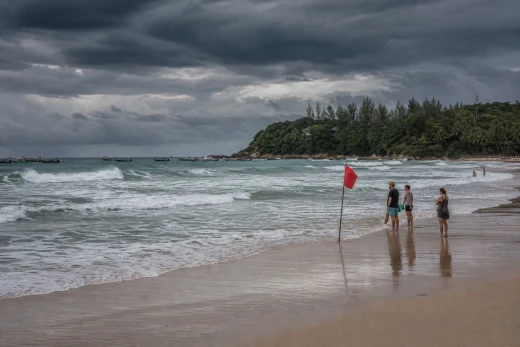 El mar de Phuket seguirá movido toda la semana y el viento subirá del 27 al 29 de agosto